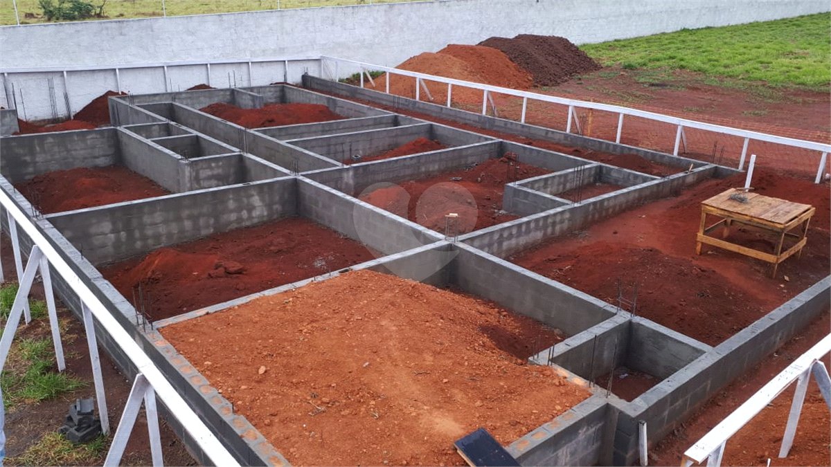 Casa à venda com 3 quartos, sendo 1 suíte, no condomínio Jardim Residencial Dona Maria José, Indaiatuba - SP