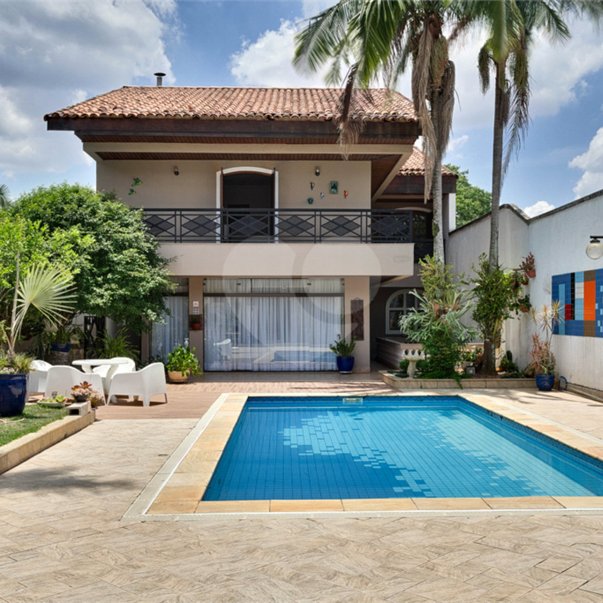 Casa à venda com 5 quartos, sendo 4 suítes, em Alto da Boa Vista, São Paulo, SP