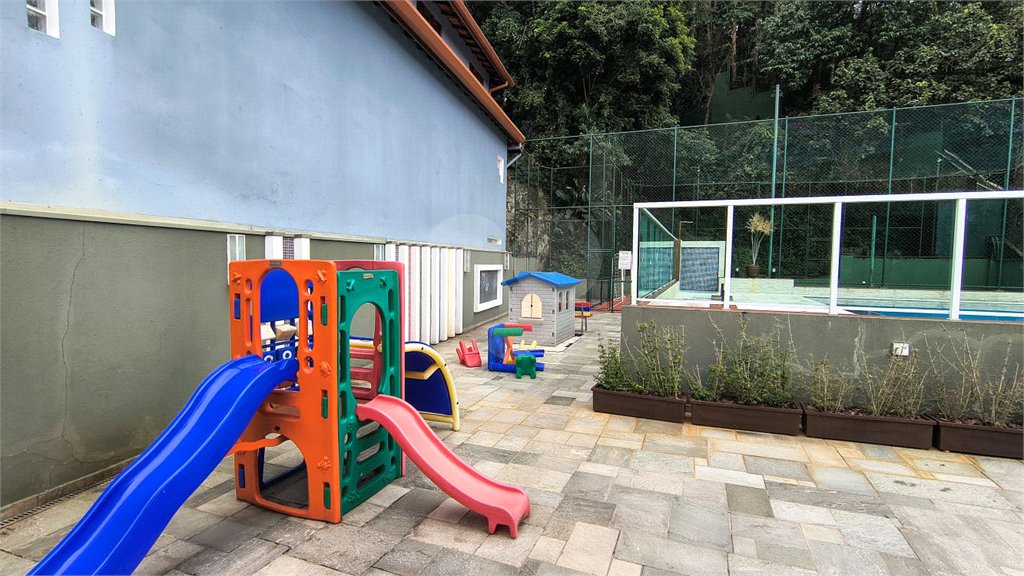Casa à venda com 4 quartos, sendo 3 suítes, no condomínio Da Serra, São Paulo - SP
