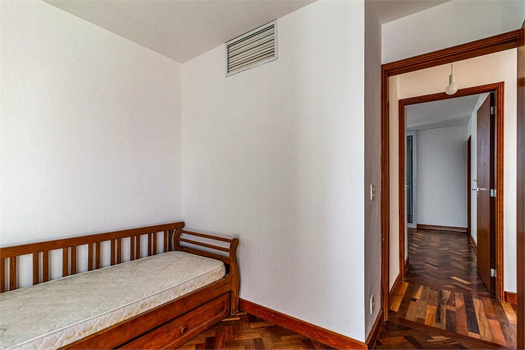 Cobertura à venda ou para alugar com 3 quartos, sendo 2 suítes,  em Pinheiros, São Paulo, SP