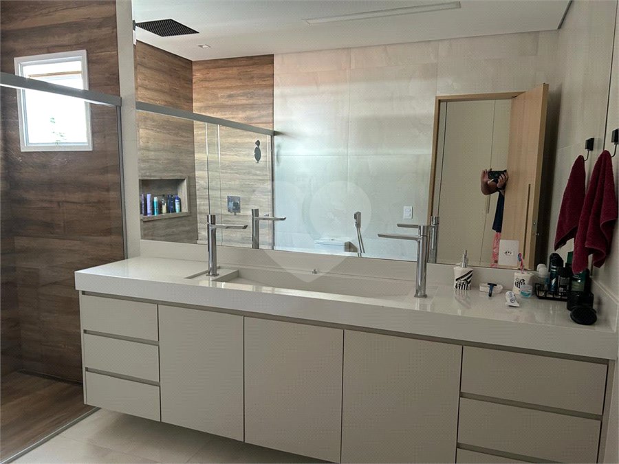 Casa à venda com 5 quartos, sendo 4 suítes,  no condomínio Residencial Vila do Itamaraca, Valinhos - SP