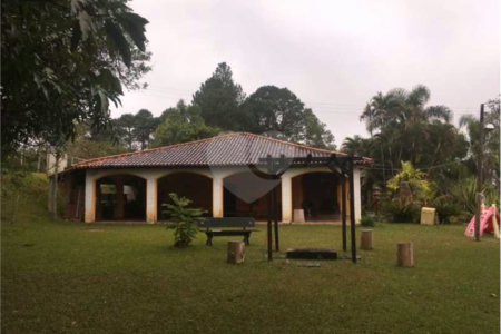 Sítio à venda com 5 quartos, sendo 4 suítes,  em Cocuera, Mogi das Cruzes, SP