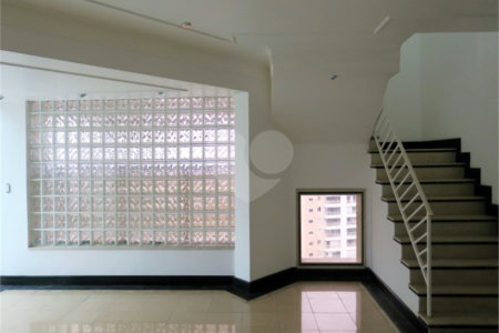 Cobertura à venda com 3 suítes em Vila Andrade, São Paulo, SP