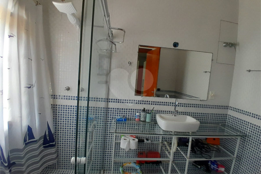 Casa à venda com 3 quartos, sendo 2 suítes,  no condomínio Alpes da Cantareira, Mairiporã - SP