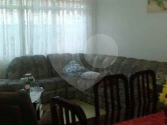 Casa Térrea à venda com 3 quartos, sendo 1 suíte,  em Vila Albertina, São Paulo, SP