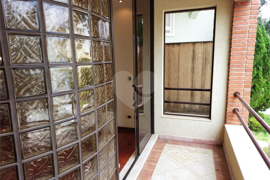 Casa à venda com 3 suítes no condomínio Chácara Francesa, São Paulo - SP