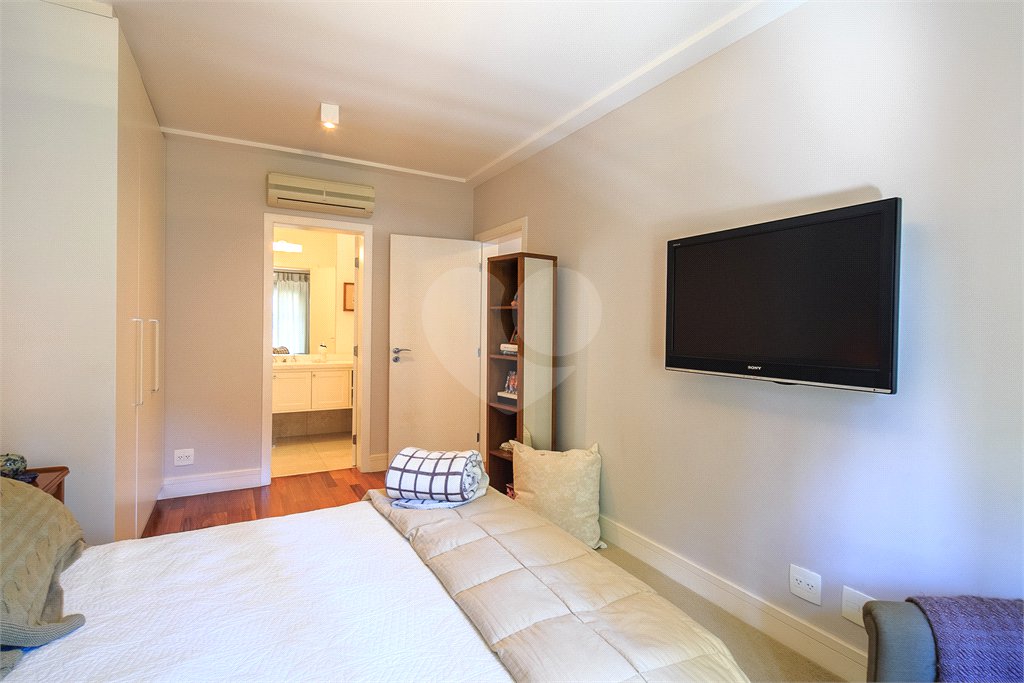 Casa à venda com 4 suítes no condomínio L`exclusive, São Paulo - SP