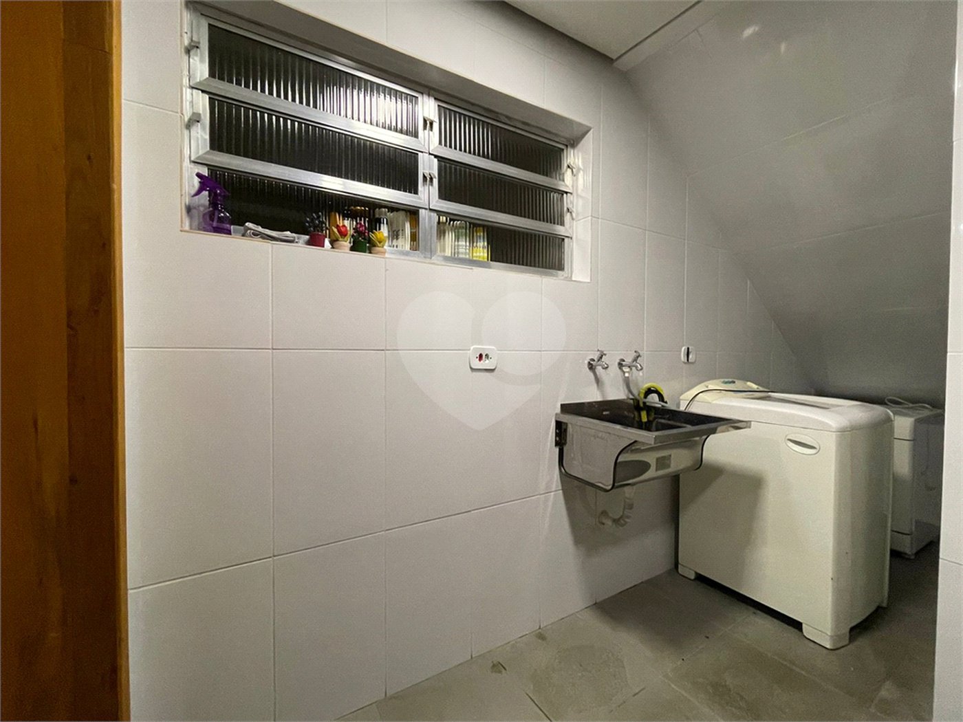 Sobrado à venda com 5 quartos, sendo 1 suíte, em Alto da Boa Vista, São Paulo, SP