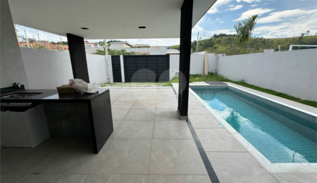 Casa Térrea à venda com 3 quartos, sendo 1 suíte,  em Loteamento Parque Residencial Serras de Atibaia II, Atibaia, SP