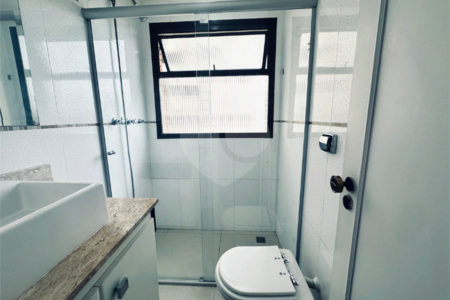 Apartamento à venda com 3 quartos, sendo 1 suíte, em Alto da Boa Vista, São Paulo, SP