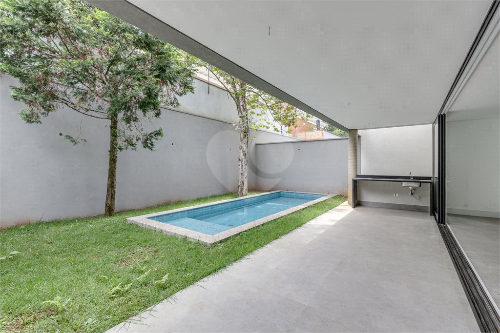 Casa à venda com 4 suítes no condomínio Venezia, São Paulo - SP