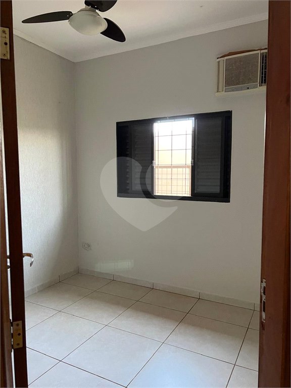 Casa à venda com 3 quartos, sendo 1 suíte, em Ipê, Três Lagoas, MS
