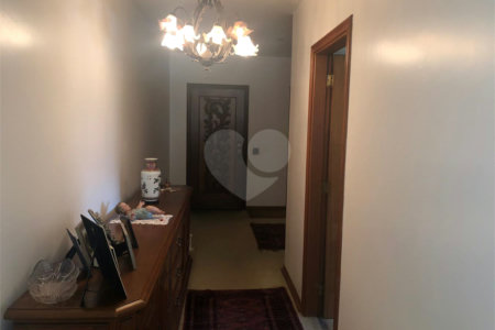 Apartamento localizado no Bairro Nobre de Higienópolis