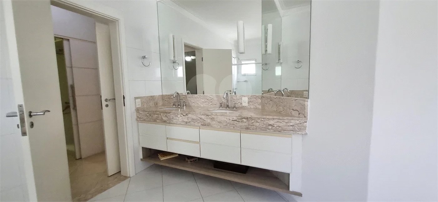 Lindo sobrado com 4 suites e piscina à venda, 365m², por R$ 2.450.000,00 no condomínio Villa Suiça, em Indaiatuba/SP.