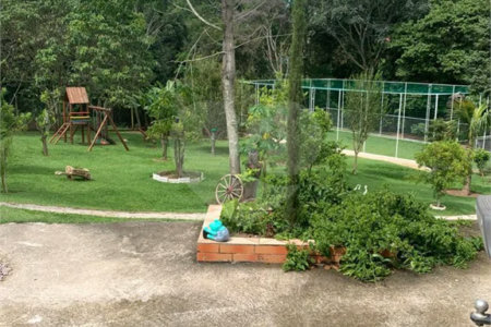 Casa à venda com 10 quartos, sendo 3 suítes, no condomínio Chácaras Campo Verde, Campo Limpo Paulista - SP