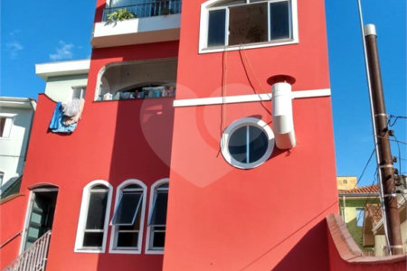 Sobrado à venda com 4 quartos, sendo 3 suítes, em Vila Gustavo, São Paulo, SP