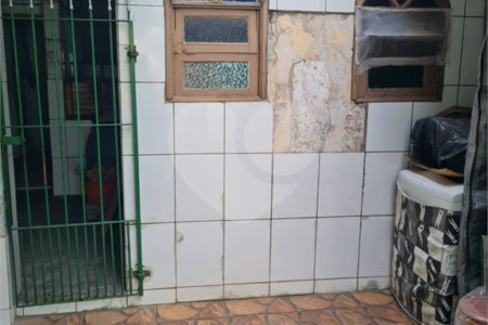 Casa à venda com 6 quartos em Vila dos Remédios, São Paulo, SP
