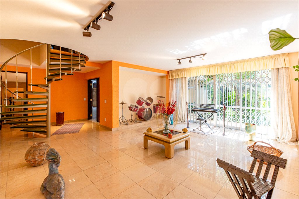 Casa de Vila à venda com 3 quartos, sendo 1 suíte, em Alto da Boa Vista, São Paulo, SP
