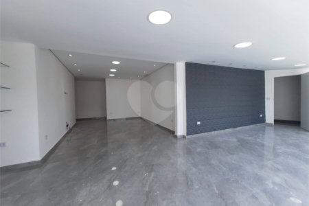 Sobrado à venda com 3 quartos, sendo 1 suíte, em City Campo Grande, São Paulo, SP