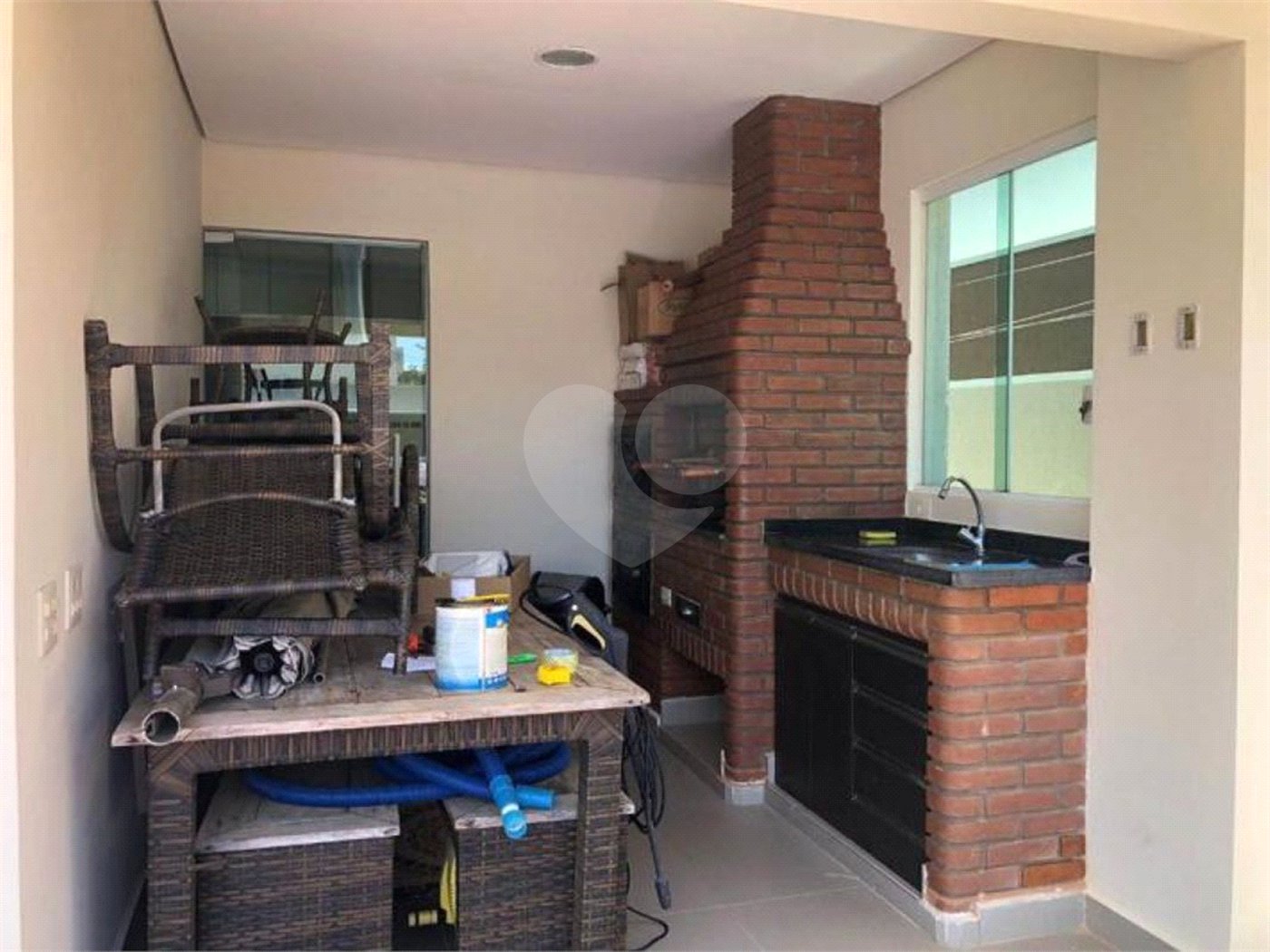 Casa à venda com 4 quartos, sendo 2 suítes, no condomínio Terras de São Francisco, Vinhedo - SP