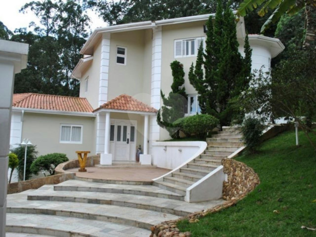 Casa à venda com 4 suítes no condomínio Praça Lagoa dos Patos,38, São Paulo - SP