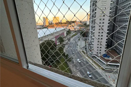 Apartamento à venda com 3 quartos, sendo 1 suíte,  em Vila Andrade, São Paulo, SP