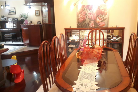 Casa à venda com 5 quartos, sendo 3 suítes,  em Vila Oliveira, Mogi das Cruzes, SP