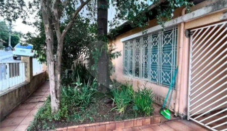 Casa Térrea à venda com 3 quartos em Vila Pereira Barreto, São Paulo, SP