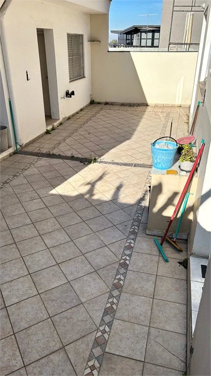 Sobrado à venda com 6 quartos, sendo 1 suíte, em Sumarezinho, São Paulo, SP