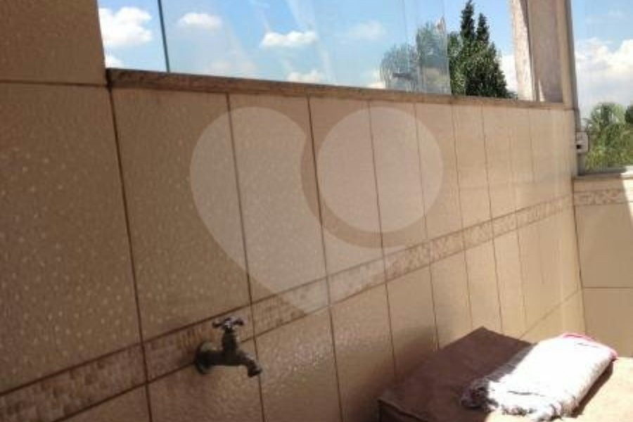 Sobrado à venda com 3 quartos, sendo 1 suíte, em Vila Nova Cachoeirinha, São Paulo, SP