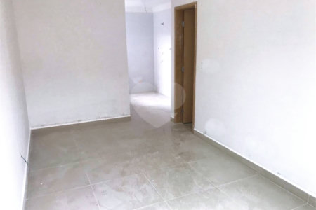 Casa à venda com 2 suítes no condomínio Residence Adelina, São Paulo - SP