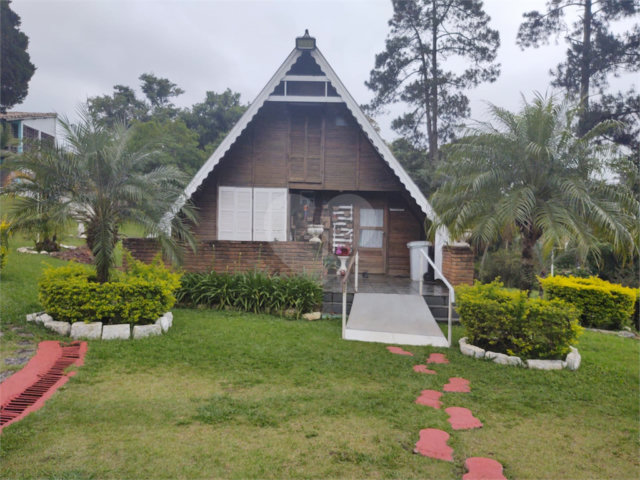 Casa Térrea à venda com 5 quartos, sendo 3 suítes,  em Serra da Cantareira, Mairiporã, SP