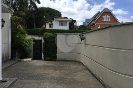 Casa à venda com 4 quartos, sendo 3 suítes,  em Vila Monumento, São Paulo, SP
