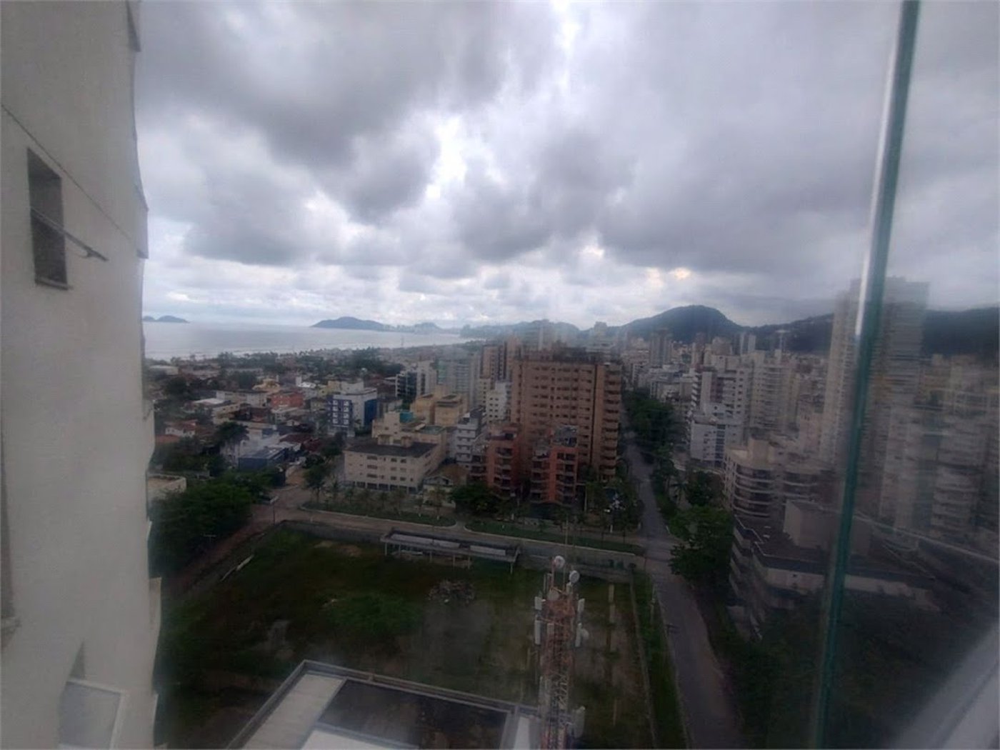 Apartamento Residencial à venda, Jardim Virginia, Guarujá - AP0274.