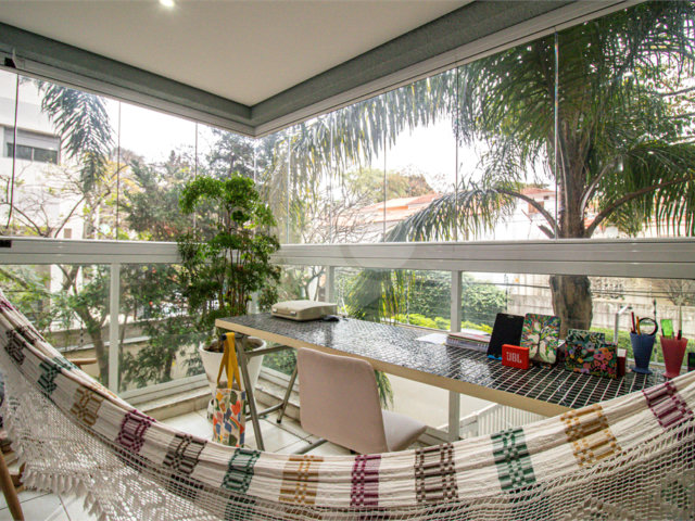 Apartamento à venda com 4 quartos, sendo 2 suítes,  em Jardim Prudência, São Paulo, SP