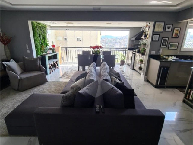 Apartamento à venda com 3 suítes em Jardim Flor da Montanha, Guarulhos, SP