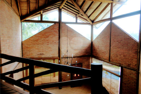 Casa à venda com 4 suítes no condomínio Estância Marambaia, Vinhedo - SP