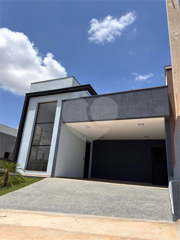 Casa à venda com 3 quartos, sendo 1 suíte, no condomínio Residencial Villagio Wanel, Sorocaba - SP