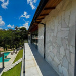 Casa à venda com 4 suítes no condomínio Portal Ouro Verde, Atibaia - SP