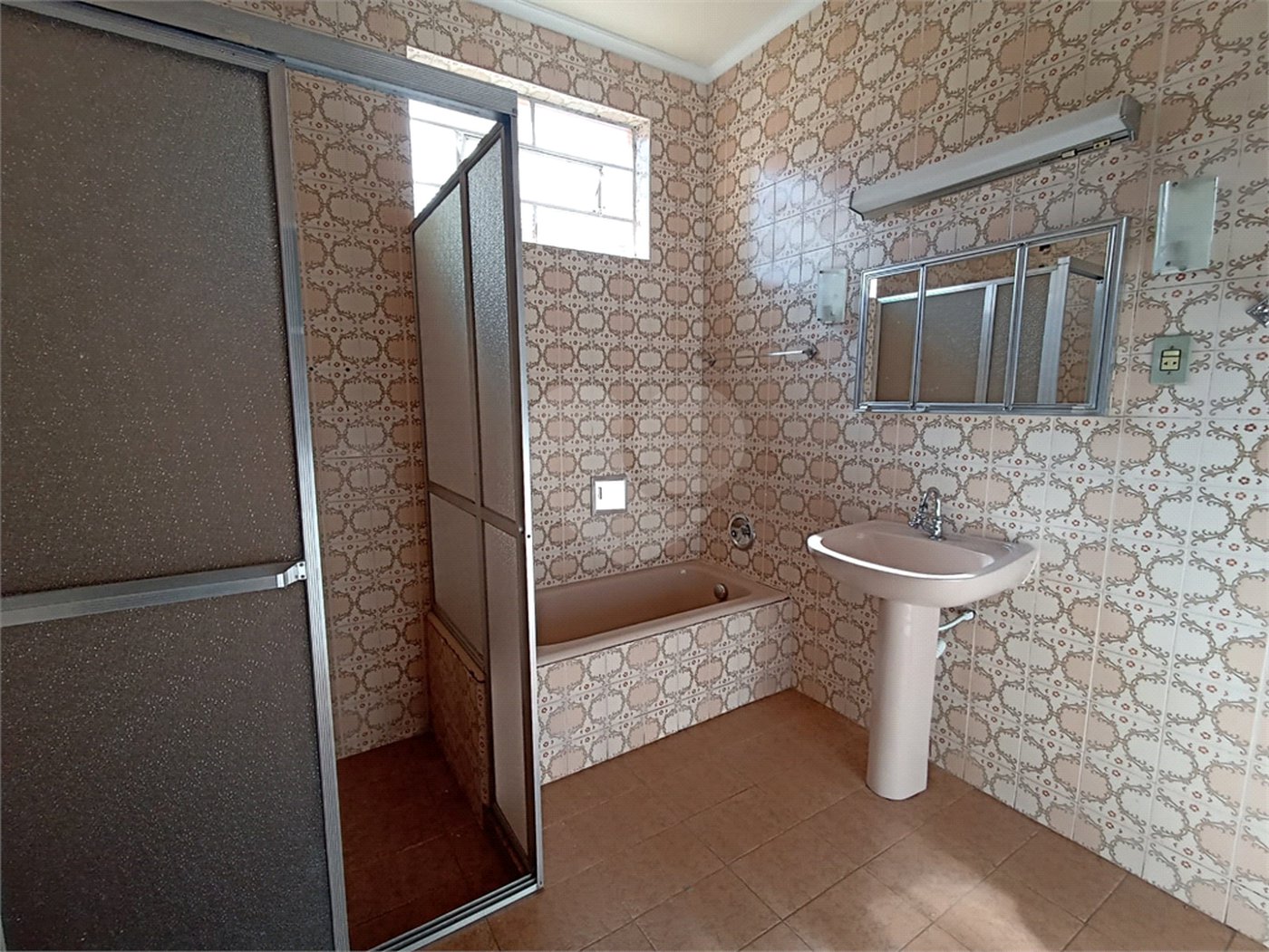 Casa à venda com 3 quartos, sendo 2 suítes,  no Centro, Itapetininga, SP