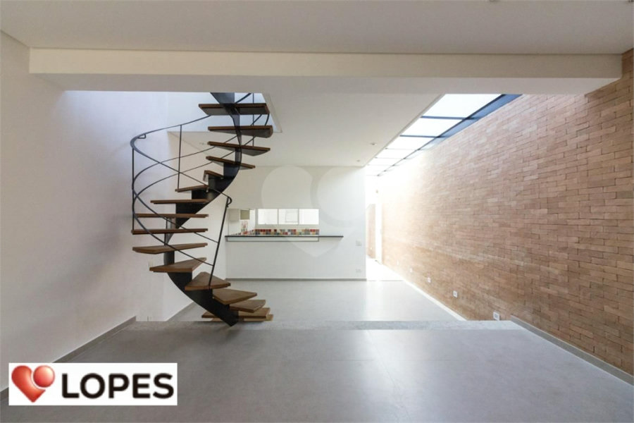 Casa à venda com 3 suítes em Santana, São Paulo, SP