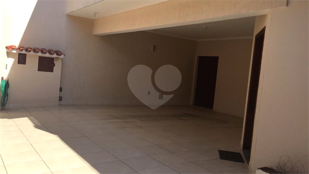 Sobrado à venda com 6 quartos, sendo 3 suítes, em Jardim Refúgio, Sorocaba, SP