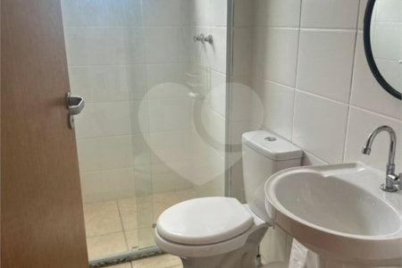 Apartamento à venda ou para alugar com 2 quartos, sendo 1 suíte,  em Guilhermina, Praia Grande, SP