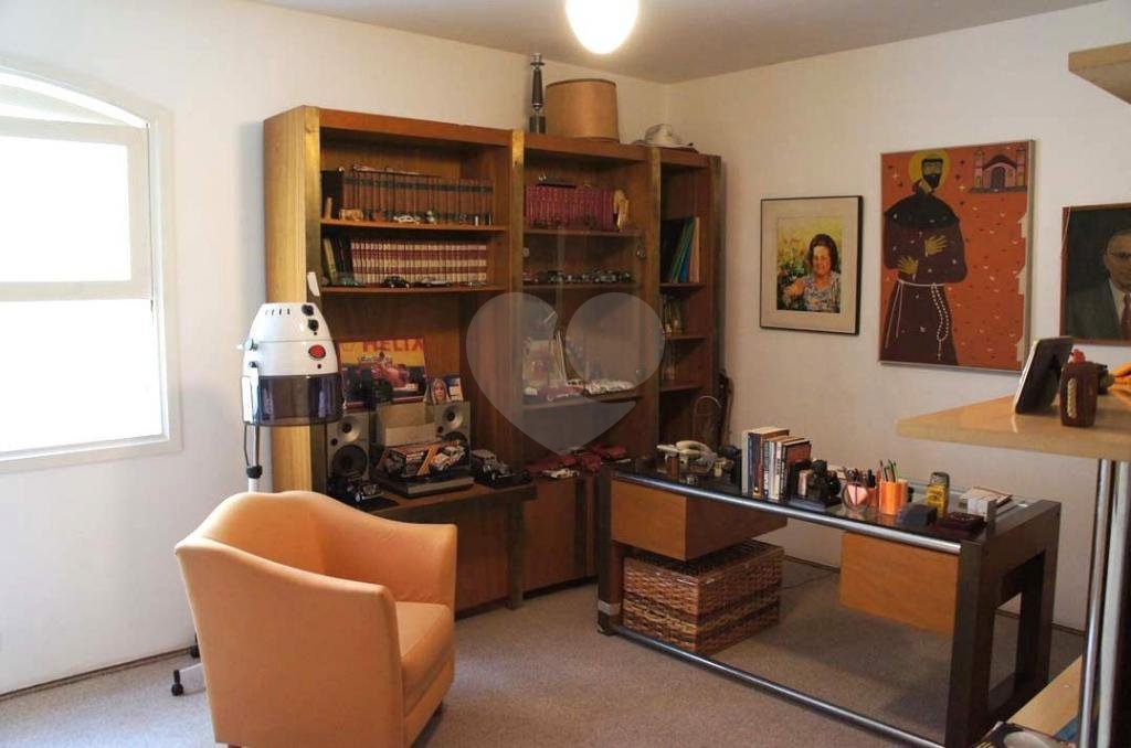 Casa Térrea à venda com 4 suítes em Jardim Cordeiro, São Paulo, SP