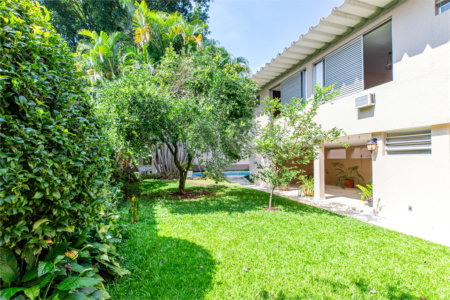 Casa de Vila à venda com 3 quartos, sendo 1 suíte, em Alto da Boa Vista, São Paulo, SP