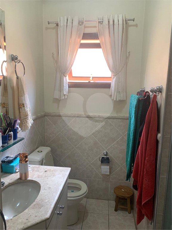 Casa à venda com 3 quartos, sendo 1 suíte, no condomínio Greenland, São Paulo - SP