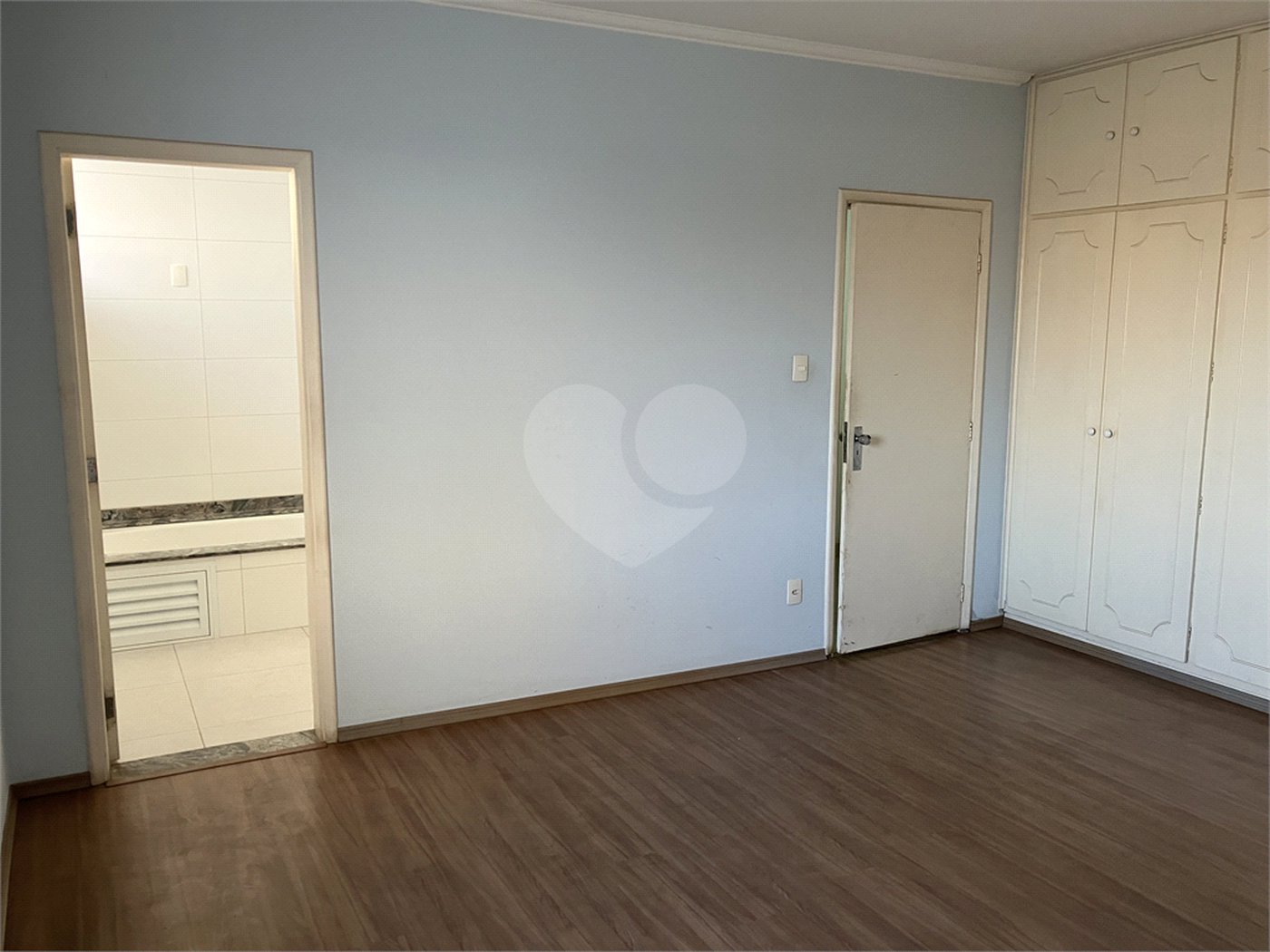 Casa Térrea à venda com 4 quartos, sendo 2 suítes, em Jardim Santa Rosália, Sorocaba, SP