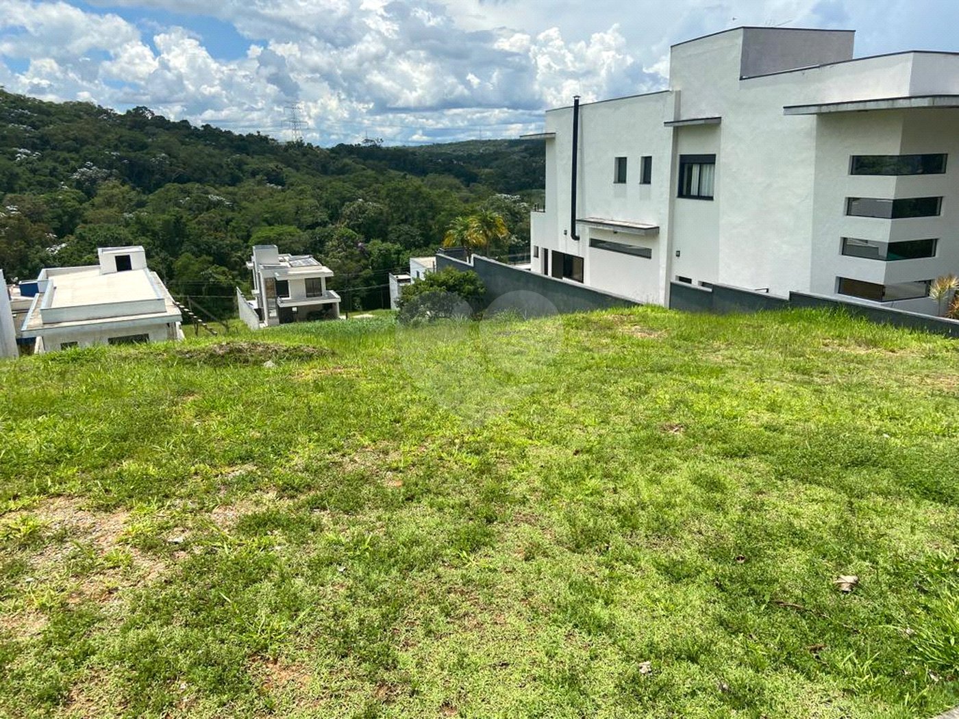 Terreno à venda no condomínio Brisa 1, Mogi das Cruzes - SP