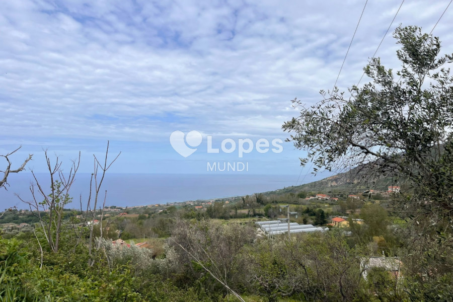 Terreno à venda em San Lucido, Cosenza, Itália – 1.700 m² e vista para o mar