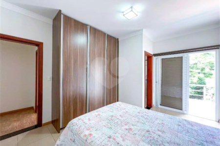 Casa à venda com 3 suítes no condomínio Portal do Lago, Valinhos - SP